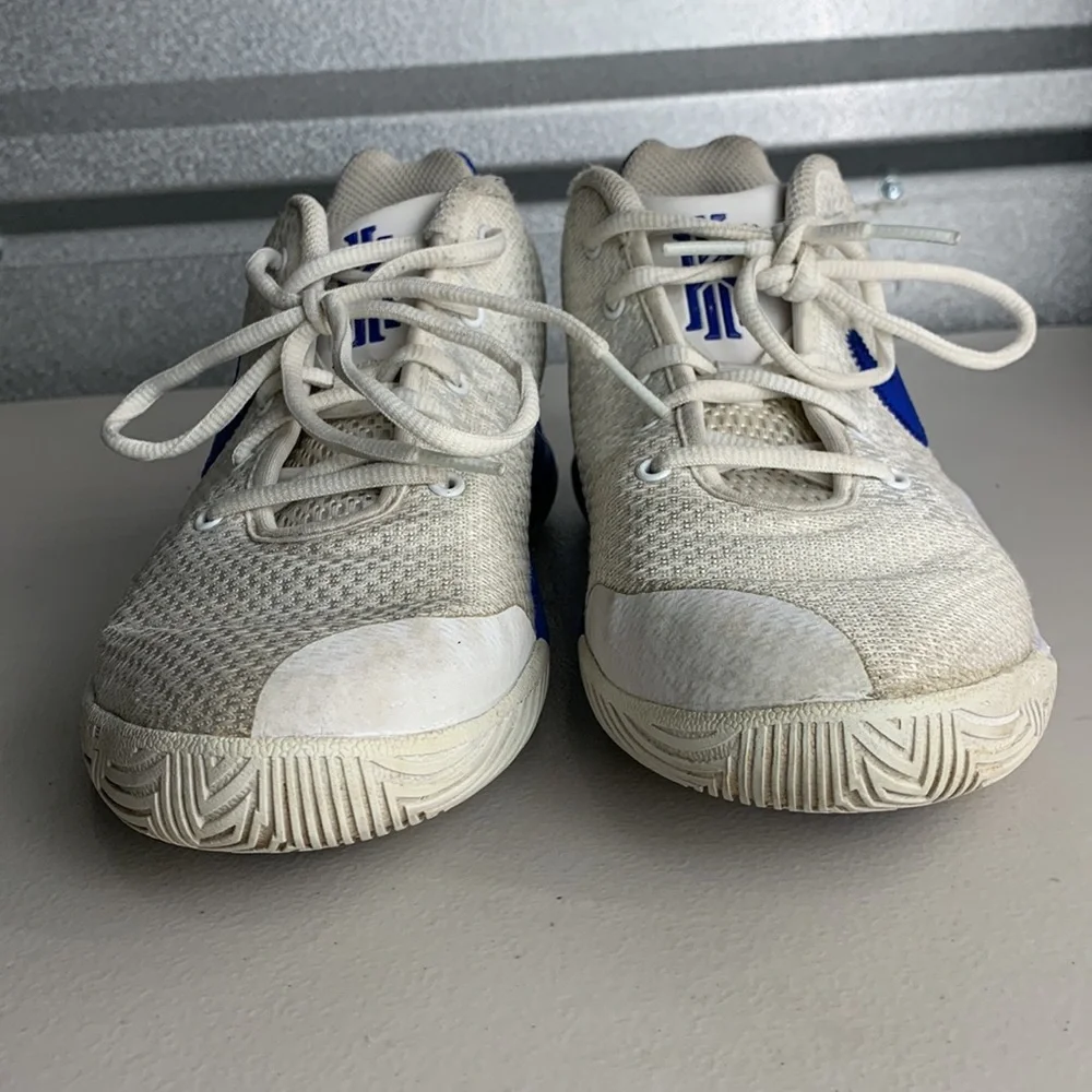 Nike Shoes Kids White Blue Basketball Kyrie Flytrap II Athletic Sneakers Youth 6
